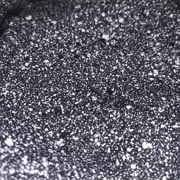 Lululemon Tight stuff tight ii, size 4, Luminescence splatter white black - Picture 10 of 10